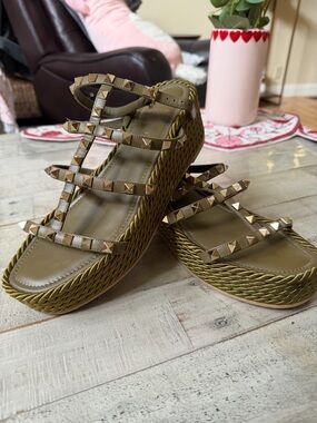 Valentino Garavani✨ Green Olive ✨ 39